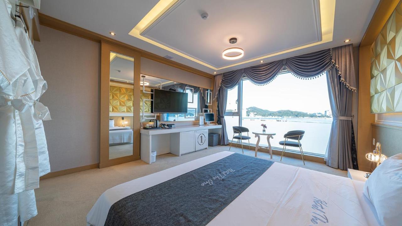 Hotel The One Йосу Екстериор снимка
