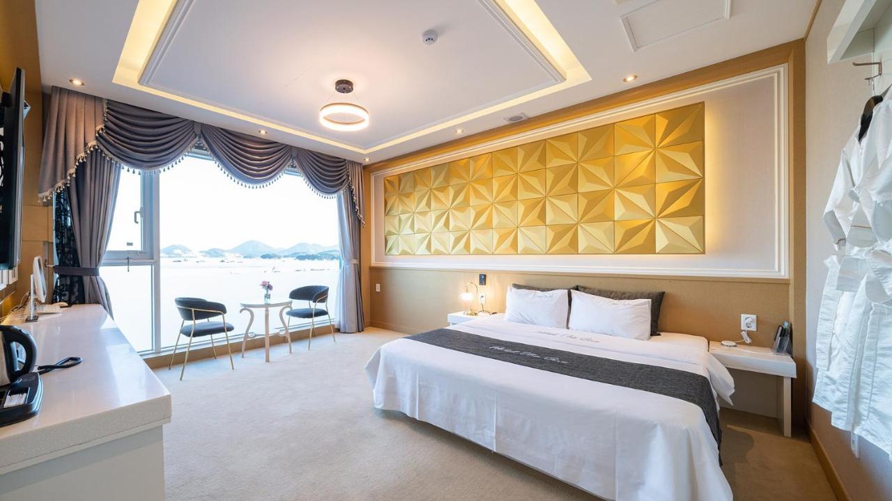 Hotel The One Йосу Екстериор снимка