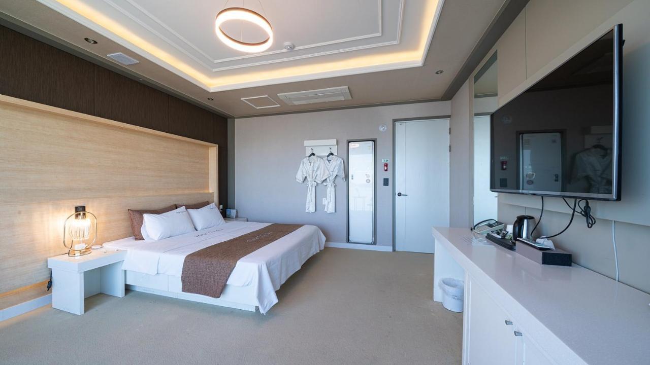 Hotel The One Йосу Екстериор снимка