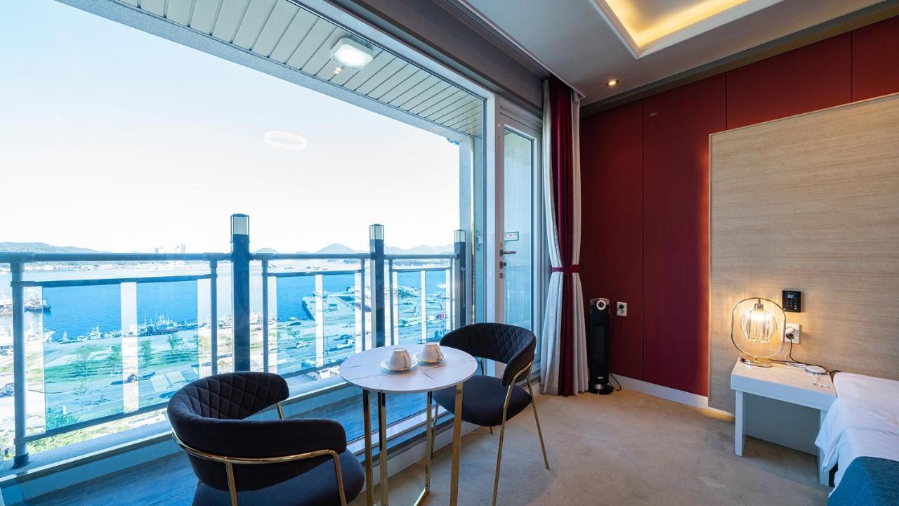 Hotel The One Йосу Екстериор снимка