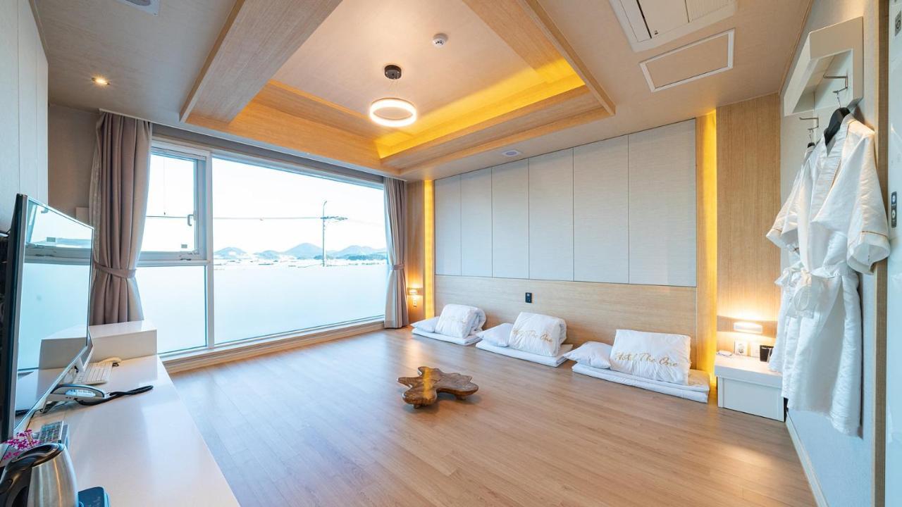 Hotel The One Йосу Екстериор снимка